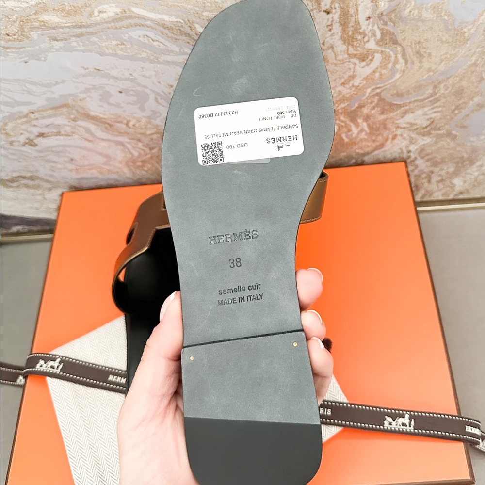New! Hermes Oran Vert Bronze Flat Sandal - Picture 8 of 11